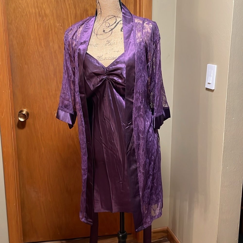 NWOT Dreamgirl  Sexy Purple  Night gown and Robe Size 1X/2X
